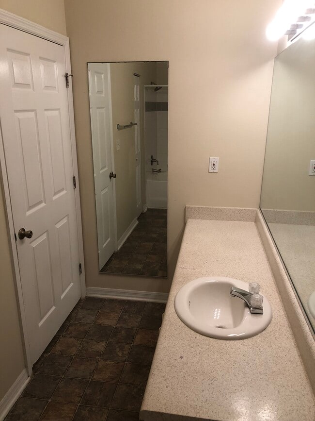 Building Photo - 5604 Pinnacle Heights Cir