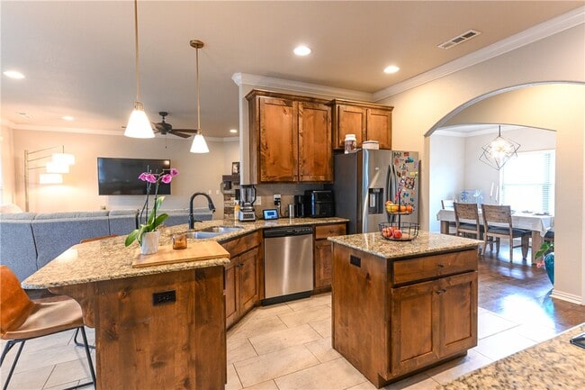 Building Photo - 5824 W Persimmon St