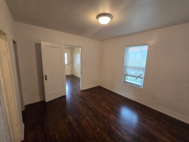 Building Photo - 100 S Fairmont St