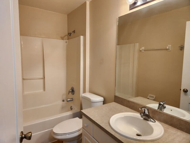 Building Photo - 1224 Bayou St E