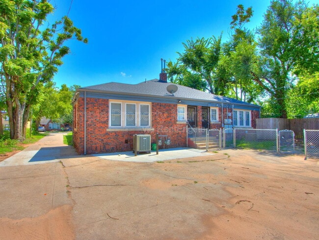 Building Photo - 2529 NW 16th St