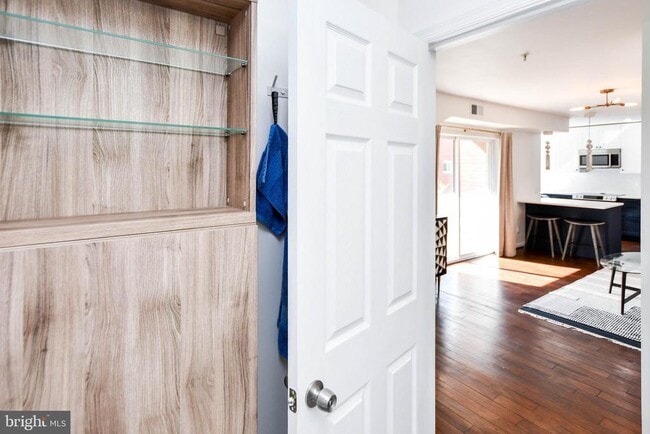 Building Photo - 1386 Bryant St NE