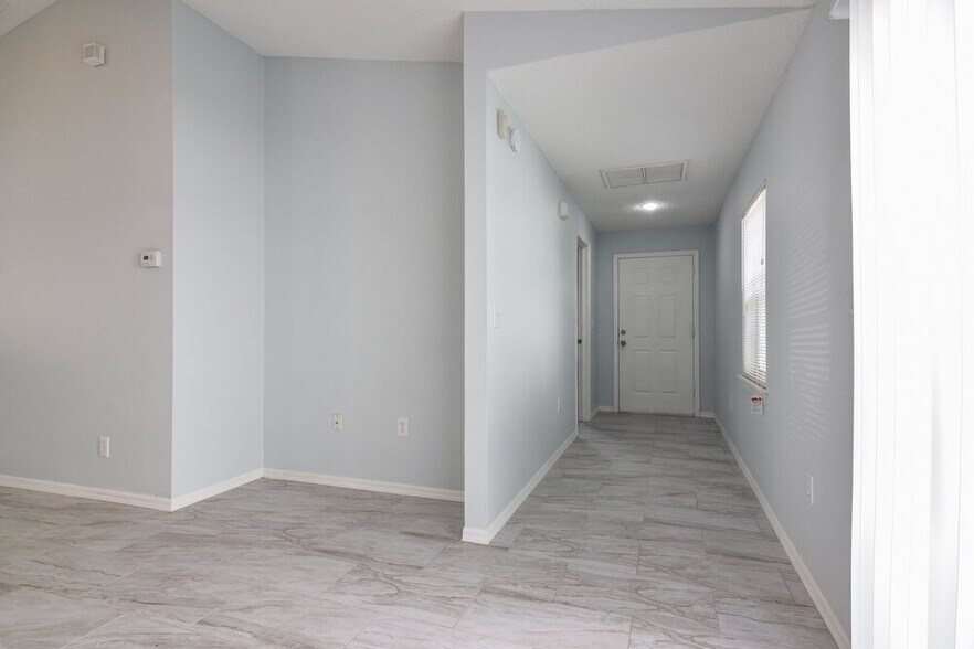 Building Photo - 1449 Mohrlake Dr