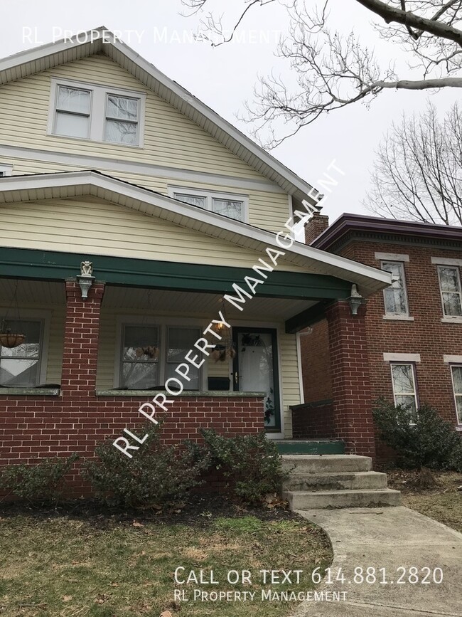 Building Photo - Renting for the 25-26 school year-Spacious...