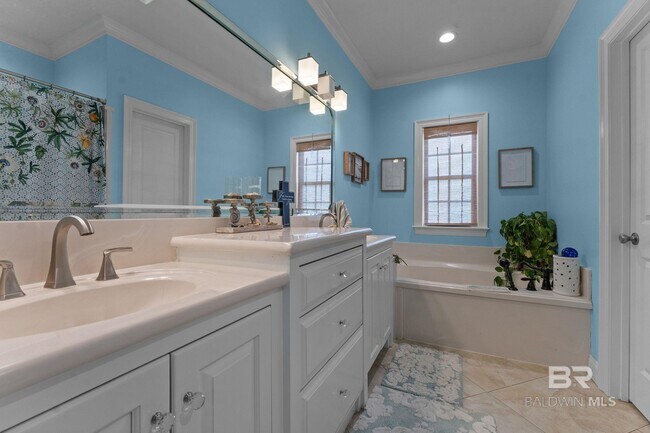 Building Photo - 25911 Tealwood Dr