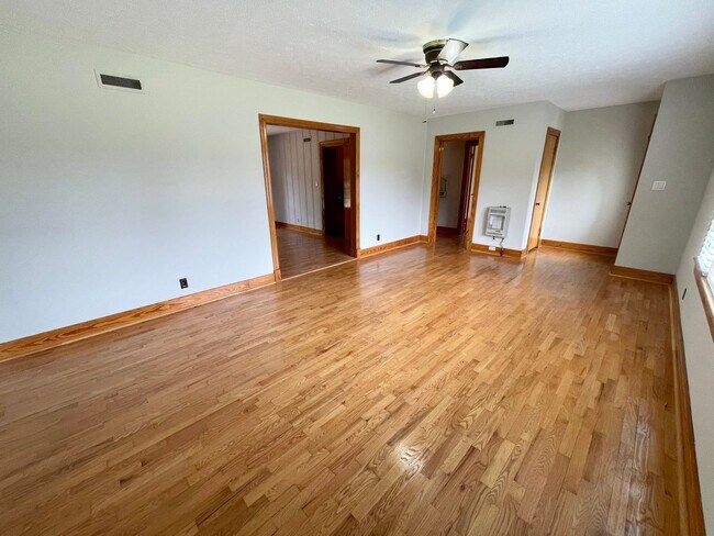 Building Photo - Nice home near downtown Athens!