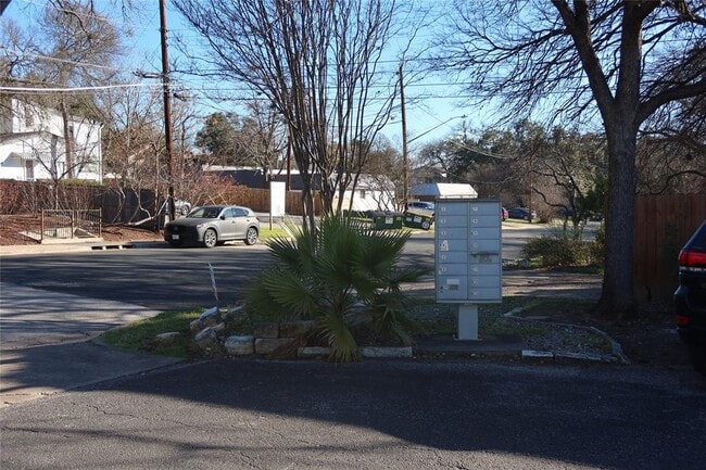 Building Photo - 2005 Glen Allen St