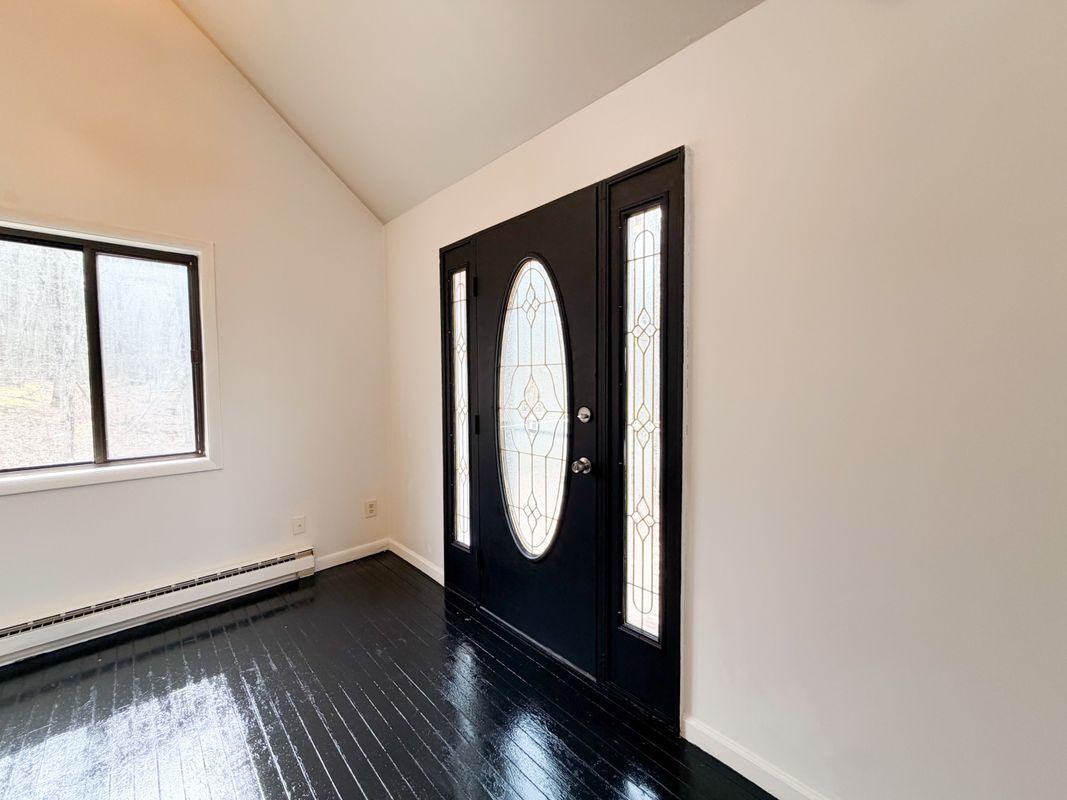 Building Photo - 811 Hickory Ct