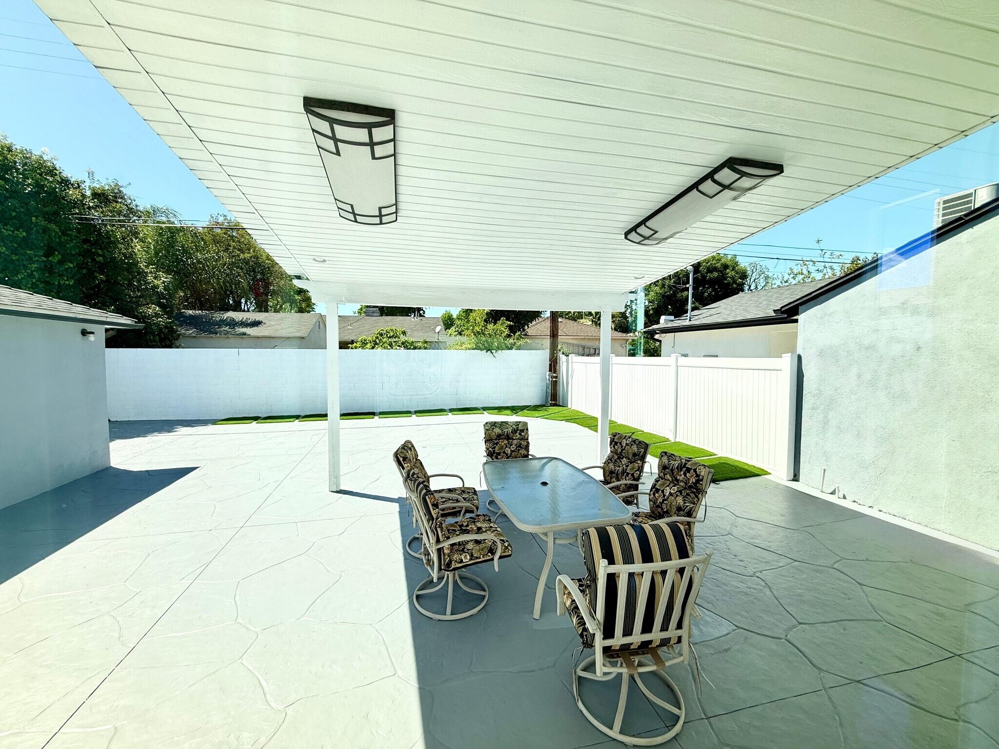 Building Photo - 5639 Natick Ave