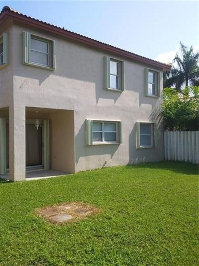 Building Photo - 19250 NW 12th Manor
