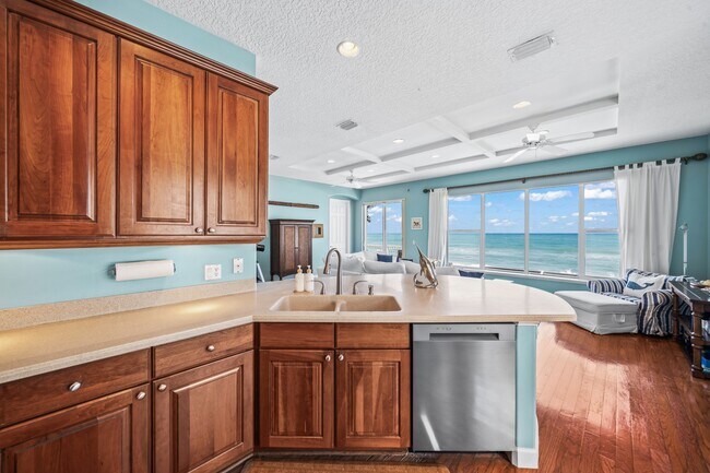 Building Photo - 7585 Jimmy Buffett Mem Hwy