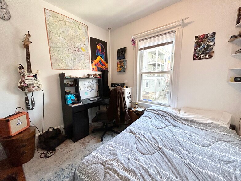 Building Photo - 12 Oswald St