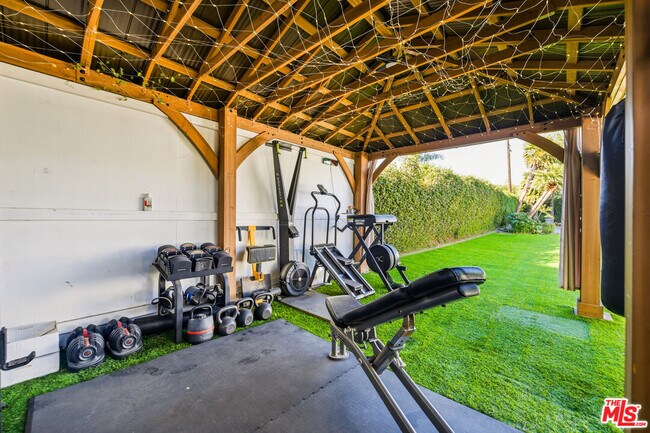 Building Photo - 22428 Victory Blvd