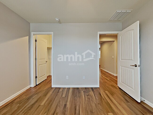 Building Photo - 20728 W Thomas Rd