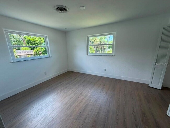 Building Photo - 1822 Banyan Tree Dr