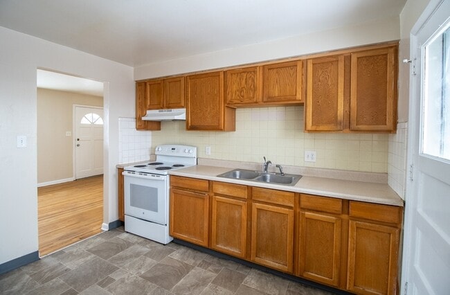 Building Photo - 1707 W 52nd Ave