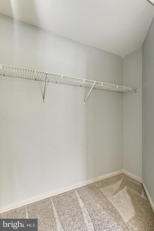 Building Photo - 4021 Lake Glen Rd