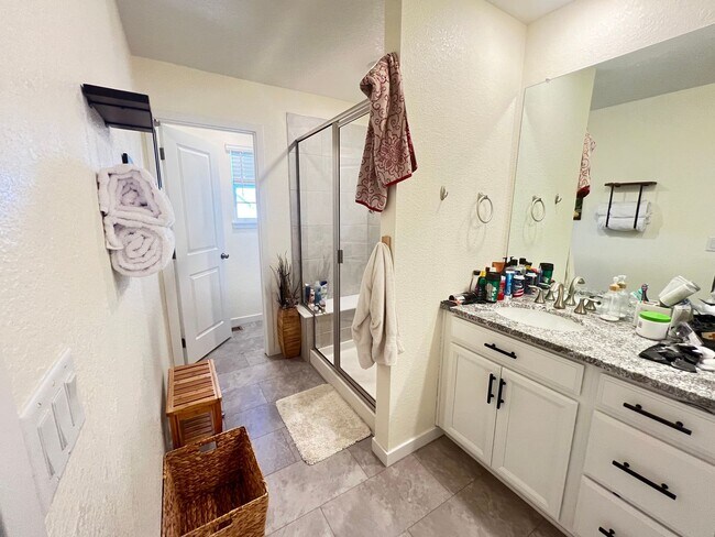 Building Photo - Spacious 3-Bedroom, 2.5-Bath Paired Home