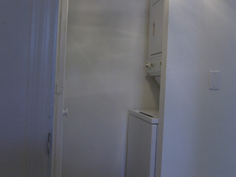 Building Photo - 5537 Sea Forest Dr