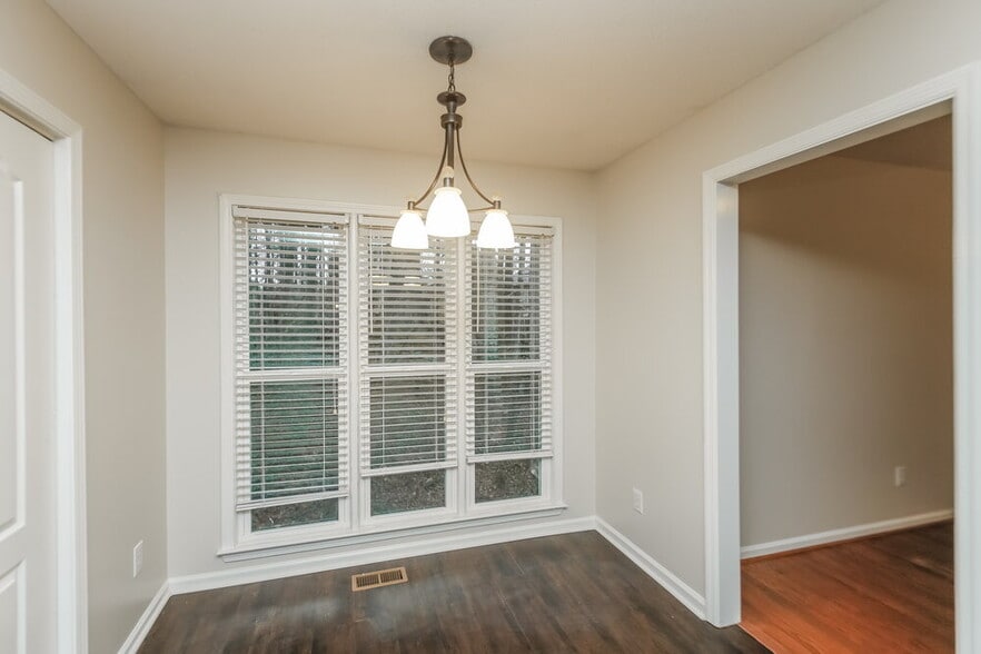 Building Photo - 2624 Loring Rd NW