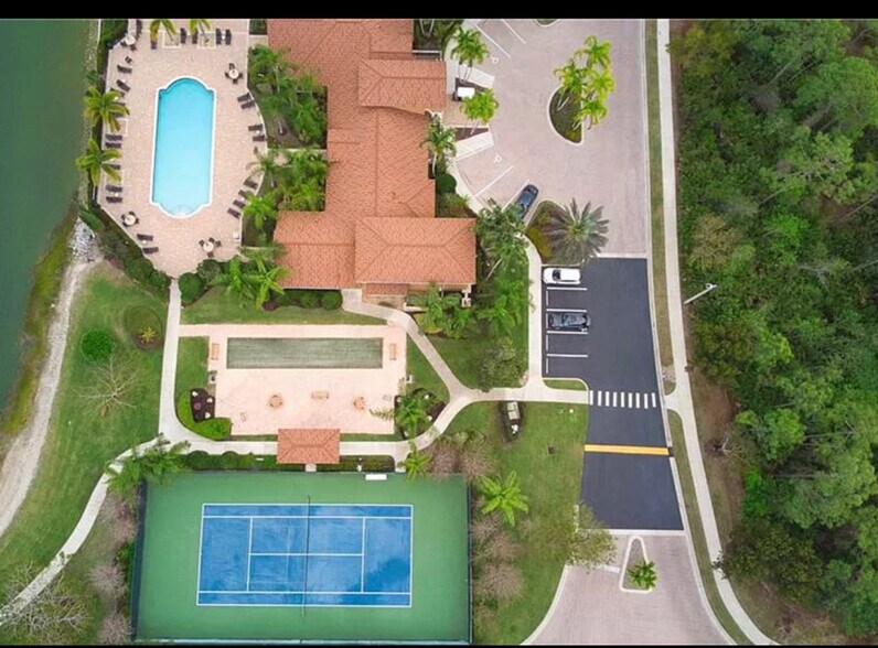Building Photo - 1810 Florida Club Cir
