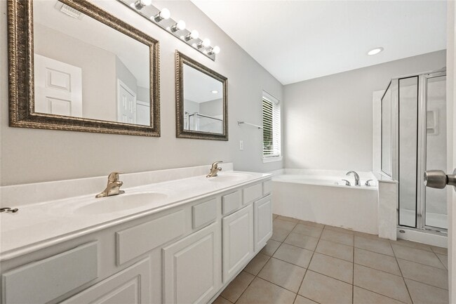 Building Photo - 3115 Glenthorpe Ln