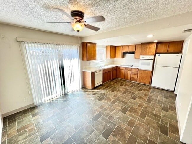 Building Photo - Available June 2026! Plus 1/2 off 1 month of rent! Nice home with private front yard