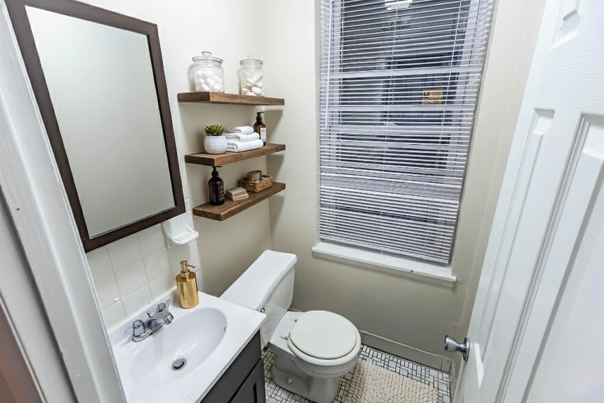 Building Photo - 3929 Baltimore Ave