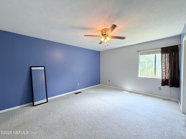 Building Photo - 215 Argonaut Rd