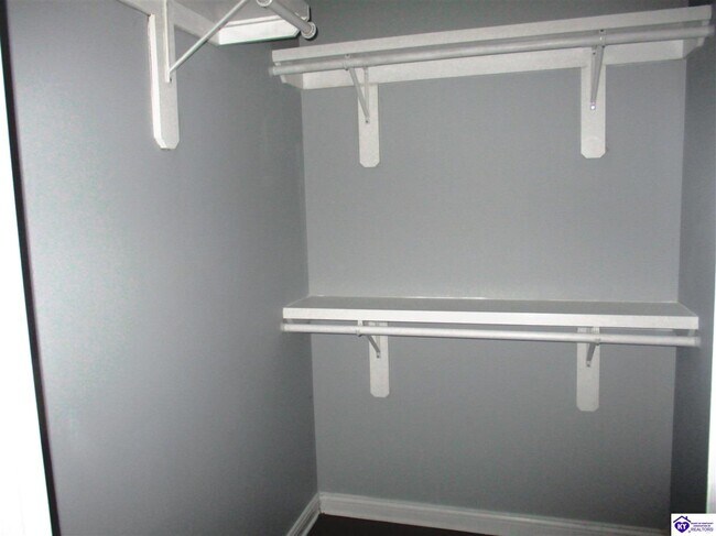 Building Photo - 130 Diamond Ct