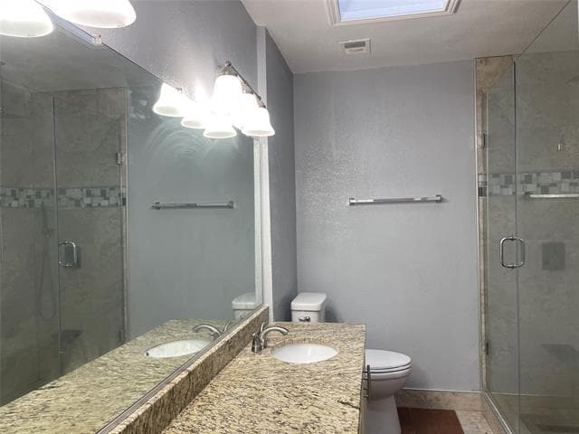 Building Photo - 2409 Stoneleigh Dr