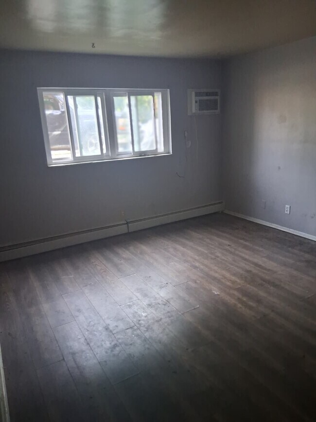 Building Photo - 16818 Grovewood Ave