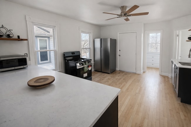 Building Photo - 439-441 E Dover St