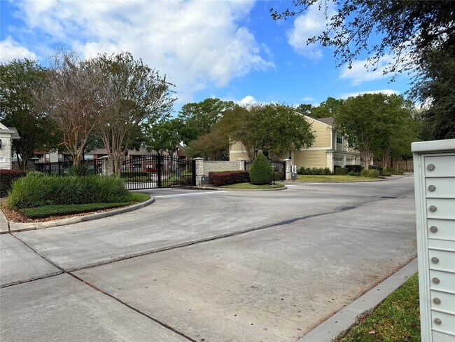 Building Photo - 13600 Breton Ridge St