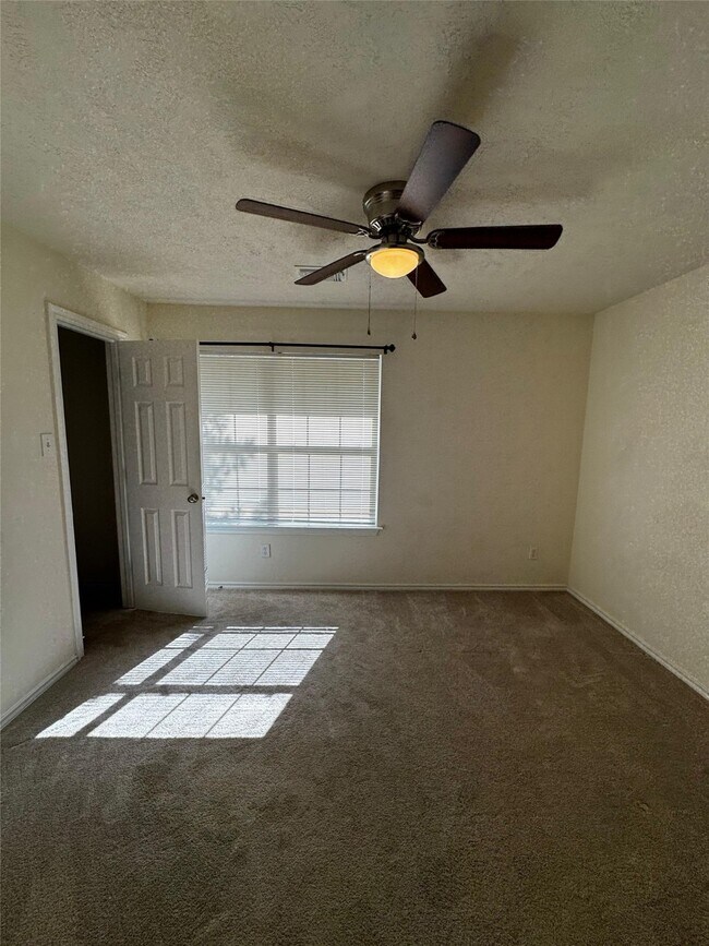 Building Photo - 246 W Stedhill Loop