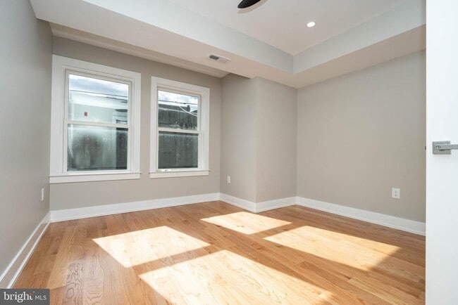 Building Photo - 1711 S 5th St