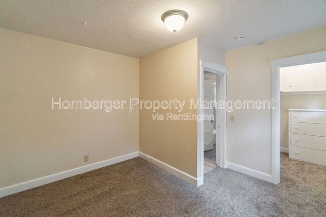 Building Photo - 208 W 23rd Ave