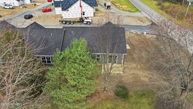 Building Photo - 2888 Lake Cir Dr