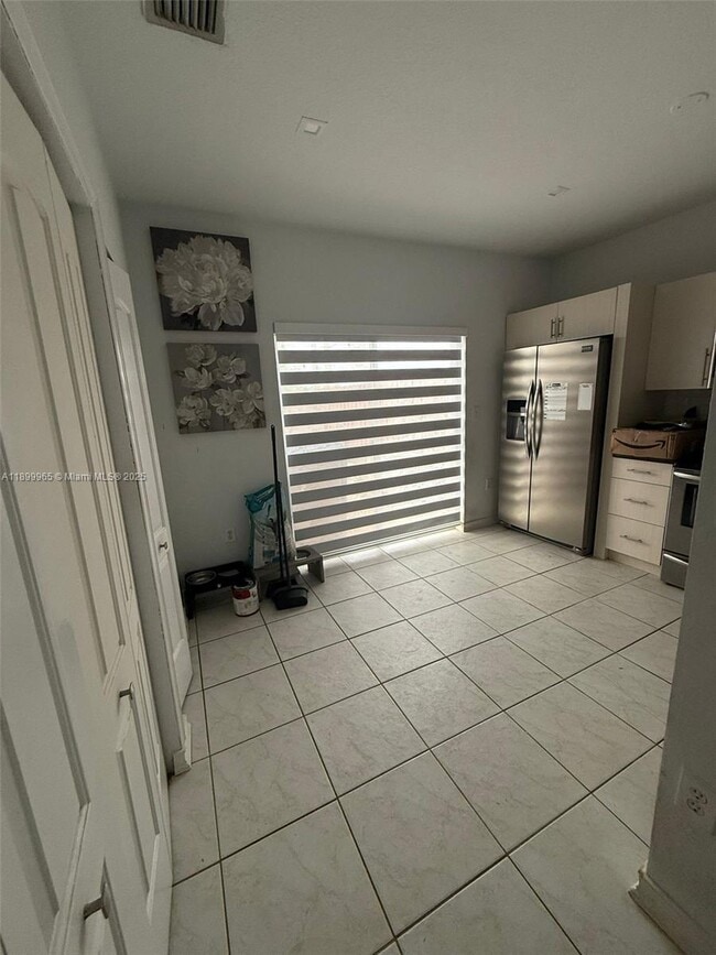 Building Photo - 17084 SW 138th Ct