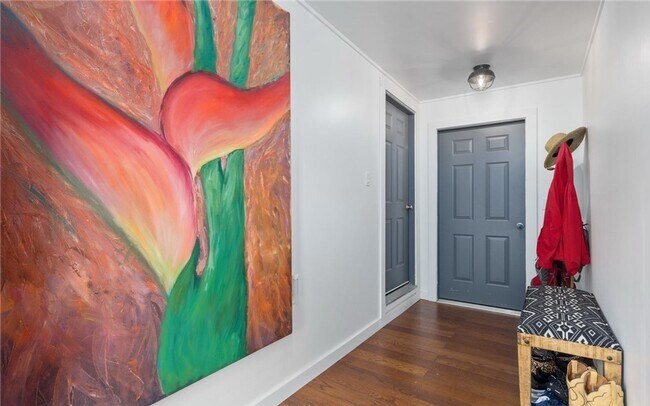 Building Photo - $1000 Rent Credit with 12 Month Lease! Spa...