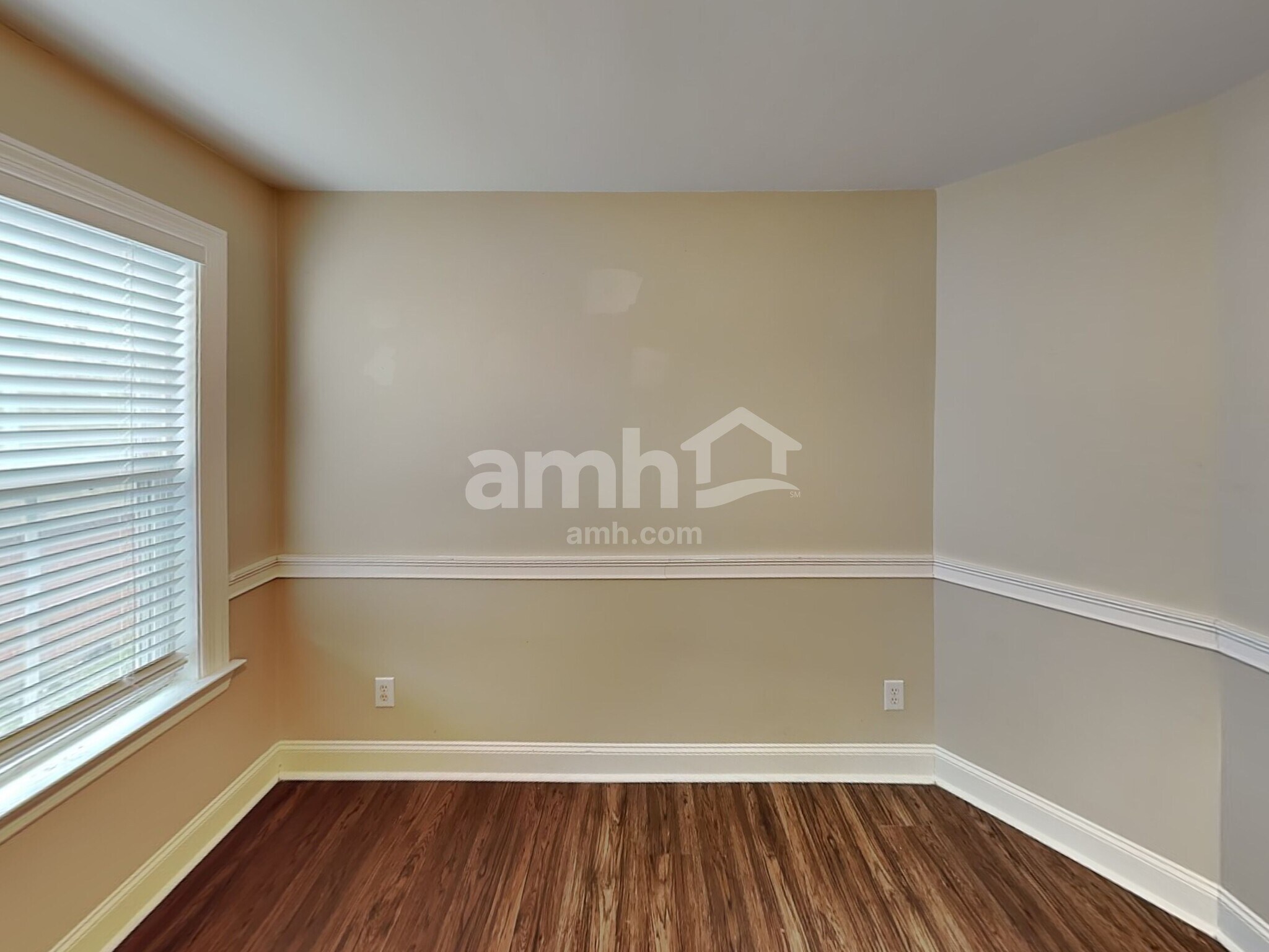 Building Photo - 4013 Lilac Ln