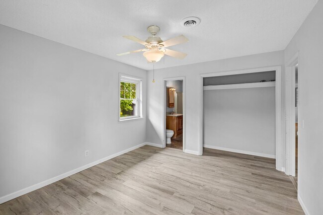 Building Photo - 16 acre farm property recently renovated!