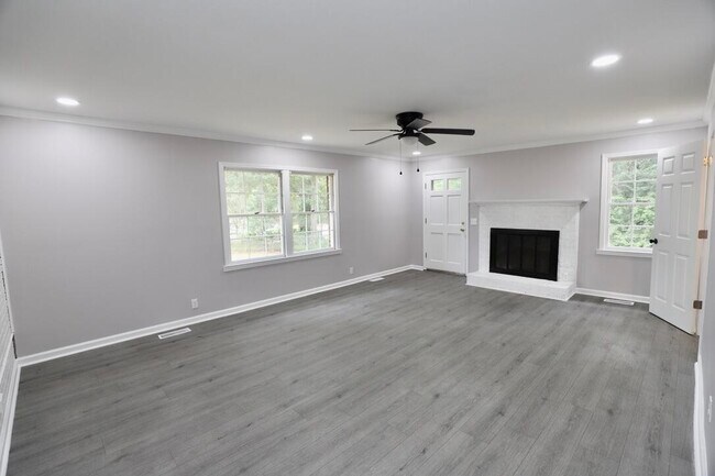 Building Photo - 47 Loring Mill Rd