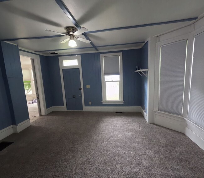 Building Photo - 4 bedroom, 2 bath house located in Downtown Stayton, OR