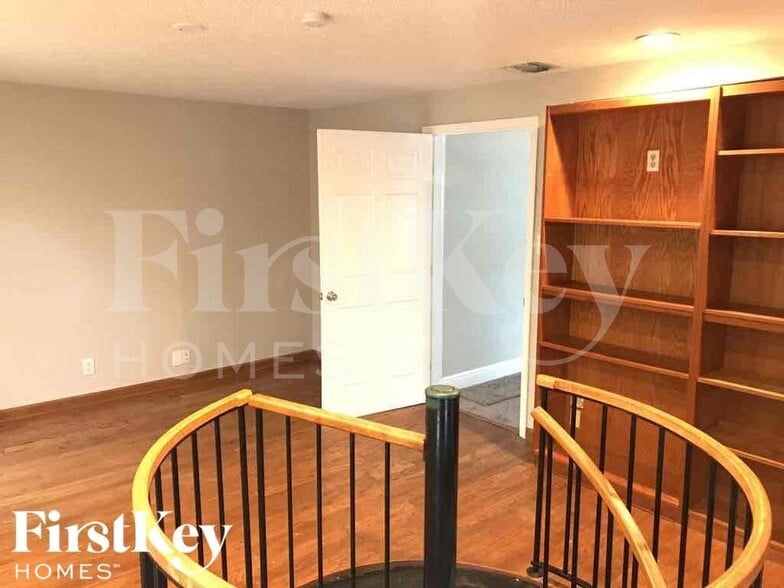 Building Photo - 4882 Pine Cone Ln