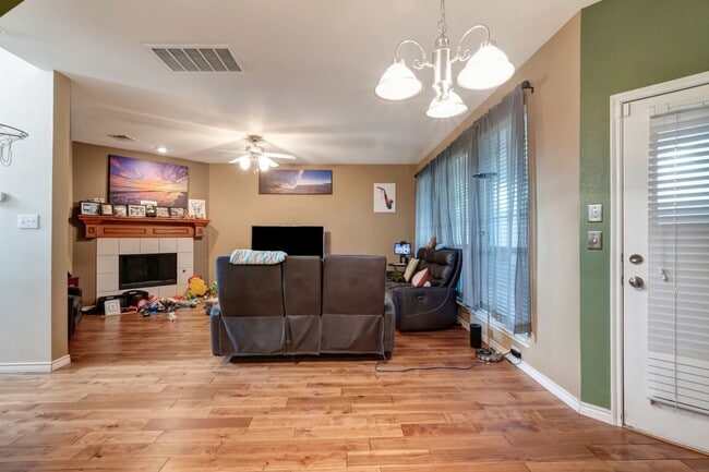 Building Photo - 5932 Desperado Dr