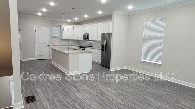 Building Photo - 2585 Ocean Dr NW