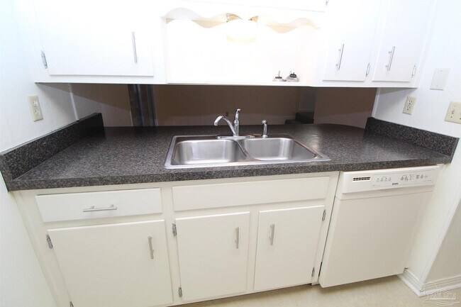 Building Photo - 6322 Harvard Ct