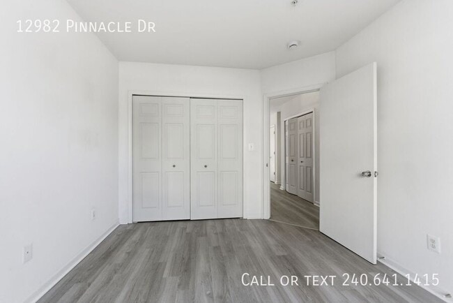 Building Photo - 12982 Pinnacle Dr