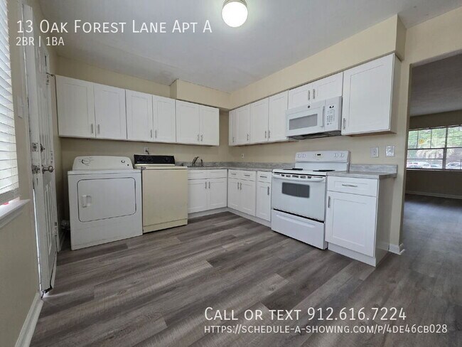 Building Photo - 13 Oak Forest Ln